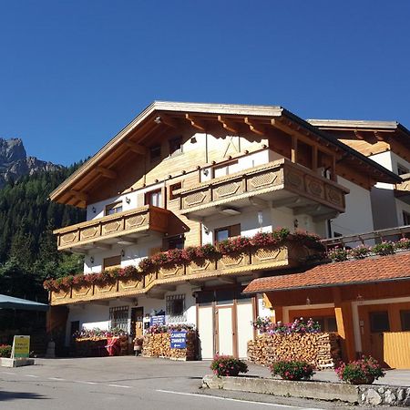 Chalet Brigitte B&B Arabba Kültér fotó