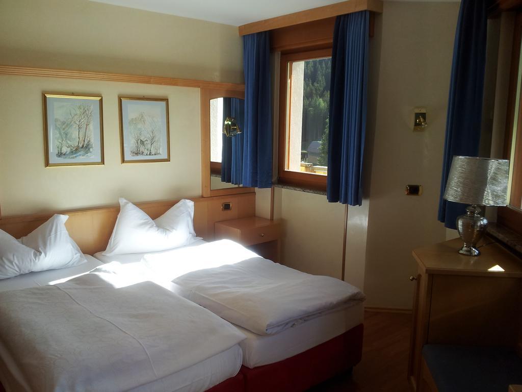 Chalet Brigitte B&B Arabba Szoba fotó